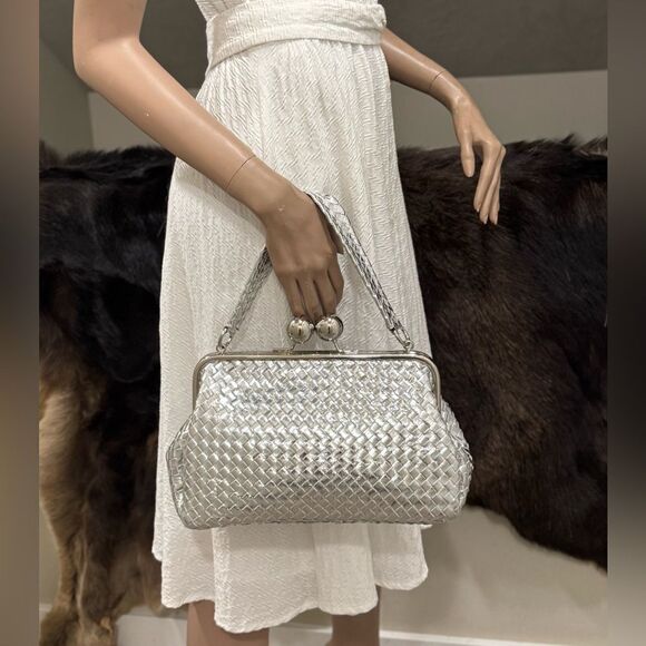 Stunning Silver Woven Leather Handmade Large Ball Kisslock Purse/Multi Use Bag - Picture 2 of 12